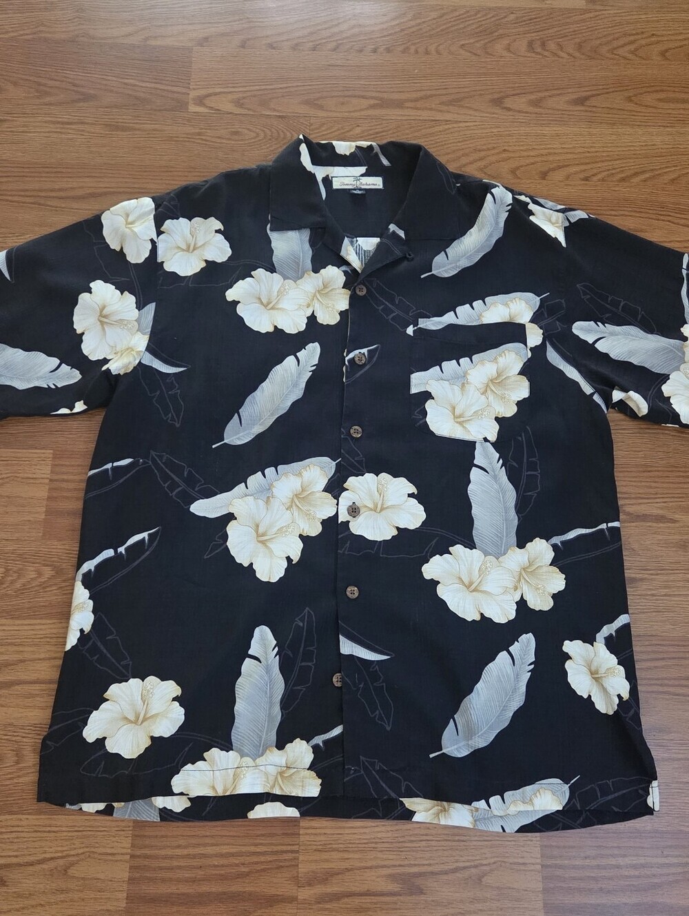 Vintage Tommy Bahama Hawaiian Shirt Tropical Cream Floral Men's Medium 100% Silk